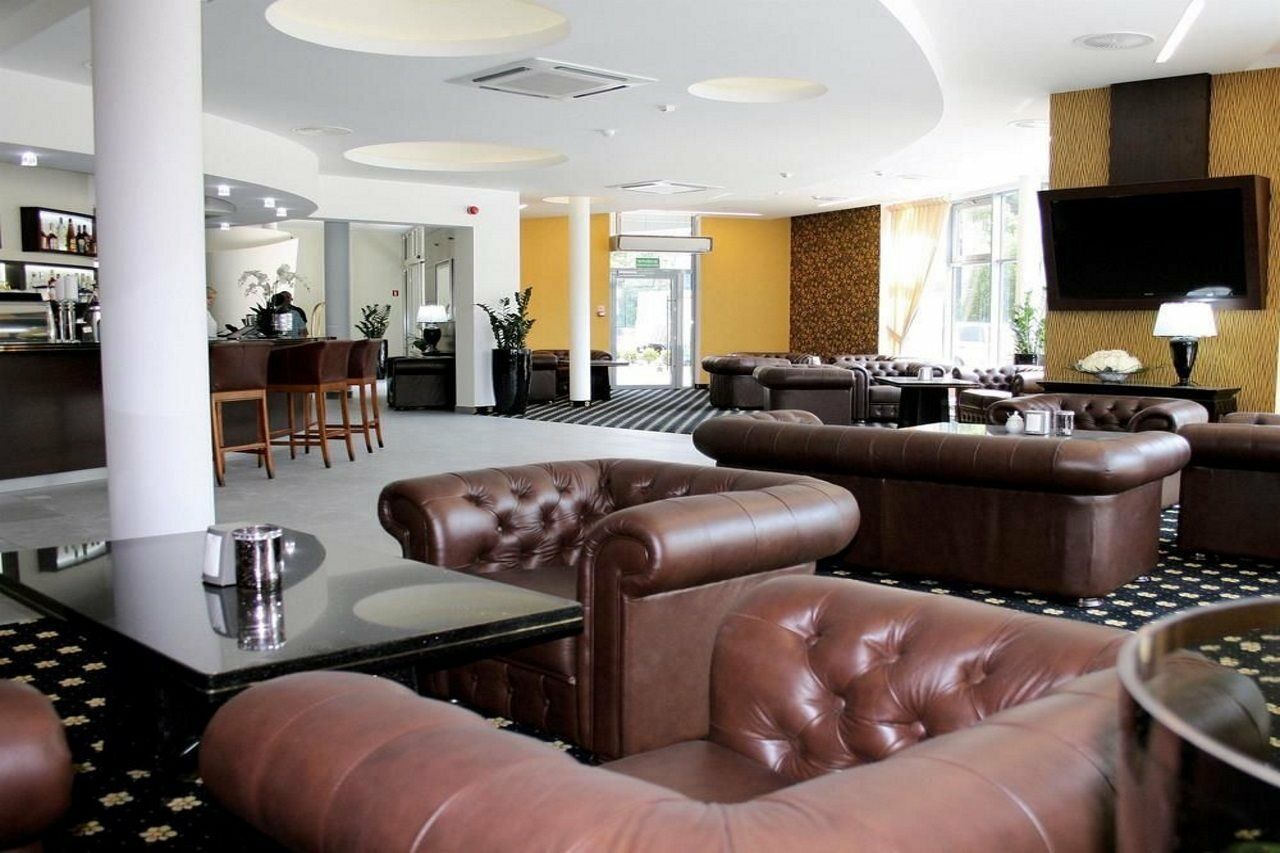 Hotel Business Faltom Gdynia Rumia Exterior photo